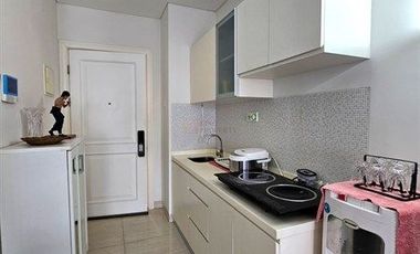 Selangkah ke Central Park Mall  Disewakan 2BR Grand Madison Furnished Mewah & Homey – Siap Huni