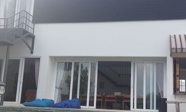 Dijual Villa Mewah Suasana Sejuk View Indah di Dago Bandung
