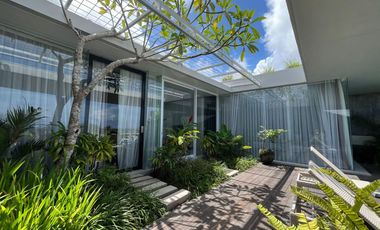 Dijual dengan private pool & fully furnished 𝗩𝗜𝗟𝗟𝗔𝗧𝗘𝗟 𝗧𝗪𝗢 𝗕𝗘𝗗𝗥𝗢𝗢𝗠 𝗣𝗘𝗖𝗔𝗧𝗨