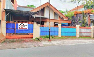 rumah strategis tepi jalan area bisnis dekat Lottemart Solo
