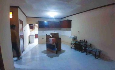 rumah strategis tepi jalan area bisnis dekat Lottemart Solo
