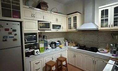 Rumah Bagus Di Taman Meruya Ilir Kembangan Jakarta Barat 2 Lantai Furnished