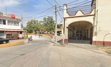 🔥 Oportunidad Única en la Entrada de Teoloyucan | Casa Completa + 3 Locales Comerciales Frente a Iglesia 🔥 $2,500,000