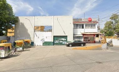 🔥 Oportunidad Única en la Entrada de Teoloyucan | Casa Completa + 3 Locales Comerciales Frente a Iglesia 🔥 $2,500,000