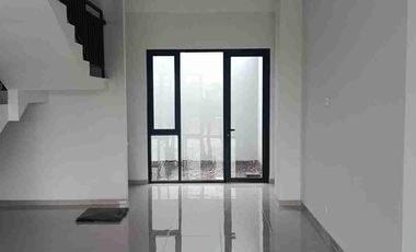 Disewakan Ruko Baru Gress 3 Lantai di Florencia Regency Sidoarjo