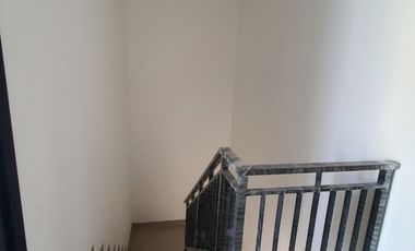 4 BEDROOM HOUSE FOR SALE PIK2. CHEAP!