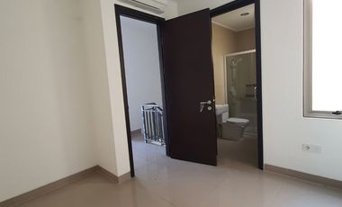 4 BEDROOM HOUSE FOR SALE PIK2. CHEAP!