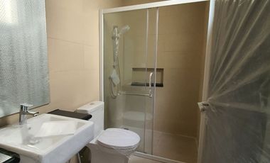 4 BEDROOM HOUSE FOR SALE PIK2. CHEAP!