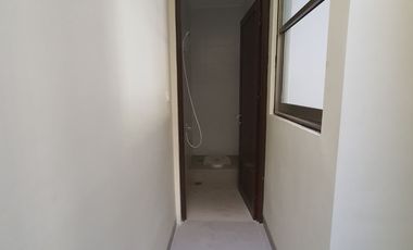 4 BEDROOM HOUSE FOR SALE PIK2. CHEAP!