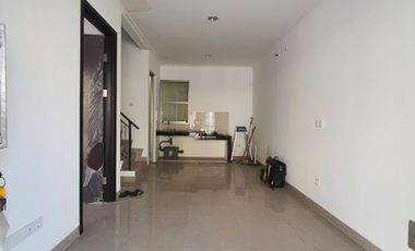 4 BEDROOM HOUSE FOR SALE PIK2. CHEAP!