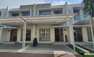 4 BEDROOM HOUSE FOR SALE PIK2. CHEAP!