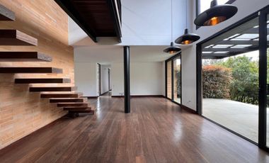 Casa en Arriendo en Alto de Palmas Envigado, Antioquia