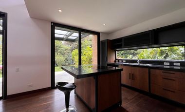 Casa en Arriendo en Alto de Palmas Envigado, Antioquia