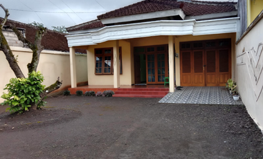 Dijuall rumah lokasi jl Raya Propinsi Jember Banyuwang, desa kaligondo
