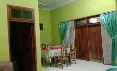 Dijuall rumah lokasi jl Raya Propinsi Jember Banyuwang, desa kaligondo