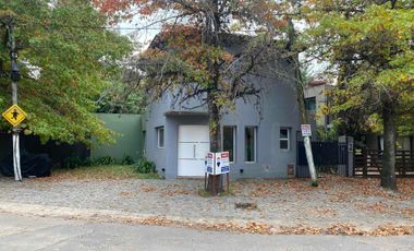 Casa 4 amb amplios patios y terraza.