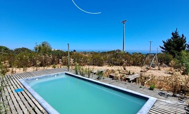 SE ARRIENDA HERMOSA PARCELA CON VISTA AL MAR Y PISCINA  EN LOMAS DE SAN GERONIMO, ALGARRONO