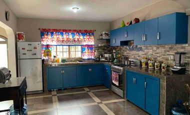 casa en venta por el Centinela