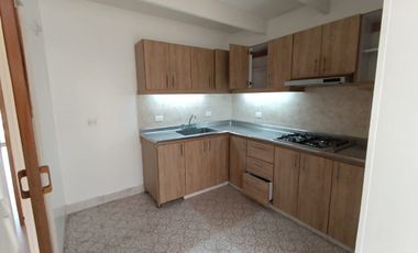 SE ARRIENDA HERMOSA CASA CONJUNTO LA HACIENDA AV CHILACOS