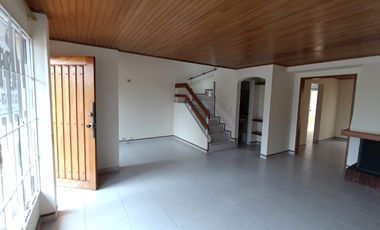 SE ARRIENDA HERMOSA CASA CONJUNTO LA HACIENDA AV CHILACOS