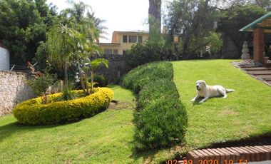 RENTO CASA CON ALBERCA EN VISTA BELLA, 4 RECAMARAS, JARDINZOTE, ESTACIONAMIENTO