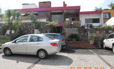 RENTO CASA CON ALBERCA EN VISTA BELLA, 4 RECAMARAS, JARDINZOTE, ESTACIONAMIENTO