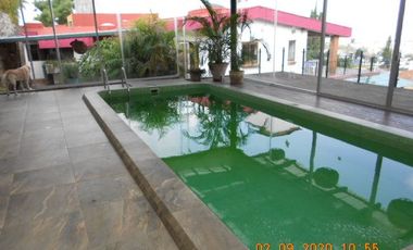 RENTO CASA CON ALBERCA EN VISTA BELLA, 4 RECAMARAS, JARDINZOTE, ESTACIONAMIENTO