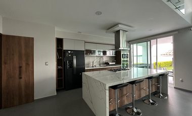 CASA EN VENTA EN FRACCIONAMIENTO LOMAS DE COCOYOC MORELOS