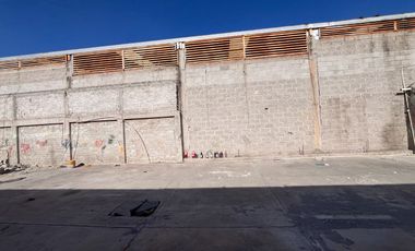 TERRENO COMERCIAL EN RENTA DE 250 M² CON BARDA PERIMETRAL, UBICACIÓN ESTRATÉGICA EN SATÉLITE, QUERÉTARO, Qro.