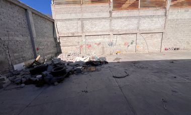 TERRENO COMERCIAL EN RENTA DE 250 M² CON BARDA PERIMETRAL, UBICACIÓN ESTRATÉGICA EN SATÉLITE, QUERÉTARO, Qro.