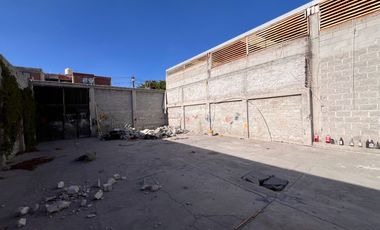 TERRENO COMERCIAL EN RENTA DE 250 M² CON BARDA PERIMETRAL, UBICACIÓN ESTRATÉGICA EN SATÉLITE, QUERÉTARO, Qro.