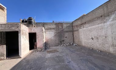 TERRENO COMERCIAL EN RENTA DE 250 M² CON BARDA PERIMETRAL, UBICACIÓN ESTRATÉGICA EN SATÉLITE, QUERÉTARO, Qro.