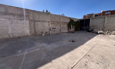 TERRENO COMERCIAL EN RENTA DE 250 M² CON BARDA PERIMETRAL, UBICACIÓN ESTRATÉGICA EN SATÉLITE, QUERÉTARO, Qro.