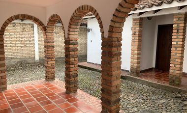 VENTA DE CASA EN EL SECTOR CATAY, POPAYAN, CON INMEJORABLE IMPACTO COMERCIAL