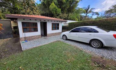 SE ARRIENDA CASA FINCA EN RIONEGRO
