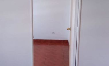 Arriendo depto 1D 1B en Santiago Centro (Huérfanos). Cocina equipada y amoblada. Bajos GGCC.