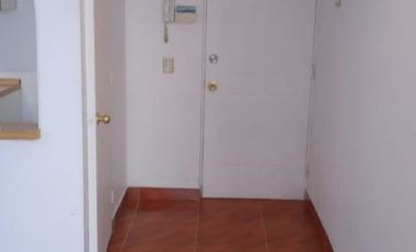 Arriendo depto 1D 1B en Santiago Centro (Huérfanos). Cocina equipada y amoblada. Bajos GGCC.