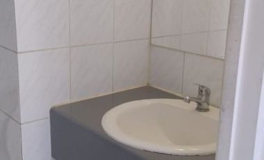 Arriendo depto 1D 1B en Santiago Centro (Huérfanos). Cocina equipada y amoblada. Bajos GGCC.