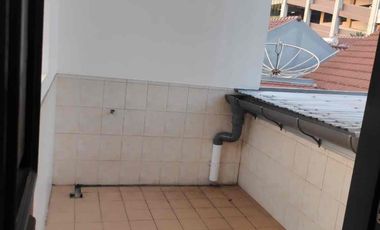 Dijual Rumah Mepet Mall di Taman Villa Baru Bekasi