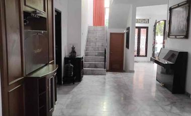 Dijual Rumah Mepet Mall di Taman Villa Baru Bekasi