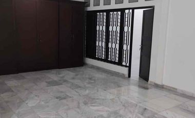 Dijual Rumah Mepet Mall di Taman Villa Baru Bekasi