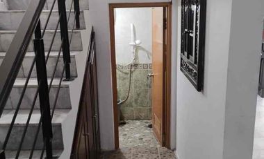 Dijual Rumah Mepet Mall di Taman Villa Baru Bekasi