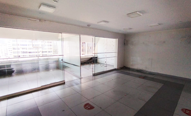 En Venta Oficina en 10° Piso + Azotea Ubicado Cerca Al Parque Kennedy - Miraflores