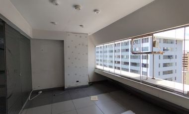 En Venta Oficina en 10° Piso + Azotea Ubicado Cerca Al Parque Kennedy - Miraflores