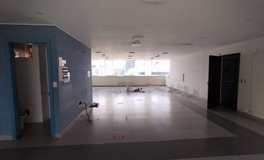 En Venta Oficina en 10° Piso + Azotea Ubicado Cerca Al Parque Kennedy - Miraflores
