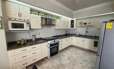 Hermosa casa en Venta en La Barca, Jalisco con gran jardín