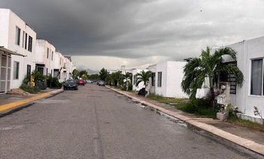 CASA EN VENTA DE UN NIVEL EN FRACCIONAMIENTO RESIDENCIAL LAS PALMAS AL ORIENTE DE MERIDA