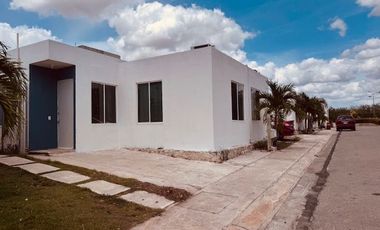 CASA EN VENTA DE UN NIVEL EN FRACCIONAMIENTO RESIDENCIAL LAS PALMAS AL ORIENTE DE MERIDA