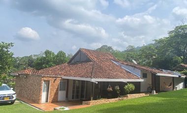 SE VENDE CASA CAMPESTRE EN FLORIDABLANCA