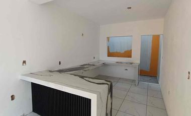 Casa en venta con recámara en planta baja Col 21 de septiembre zona Nte pte cerca del C4 y SEF
